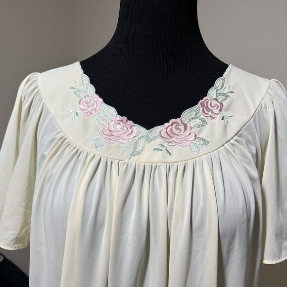 VTG Yellow Nylon Chiffon and Lace Nightgown Floral SZ M SHADOWLINE Embroidered - Picture 4 of 15